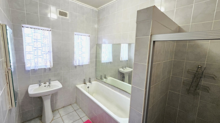 7 Bedroom Property for Sale in Bayswater Free State